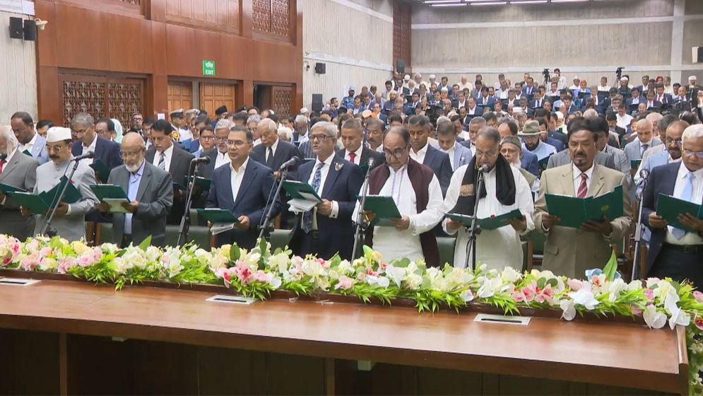 নতুন অধ্যায় শুরু, শপথ নিলেন বিএনপির এমপিরা