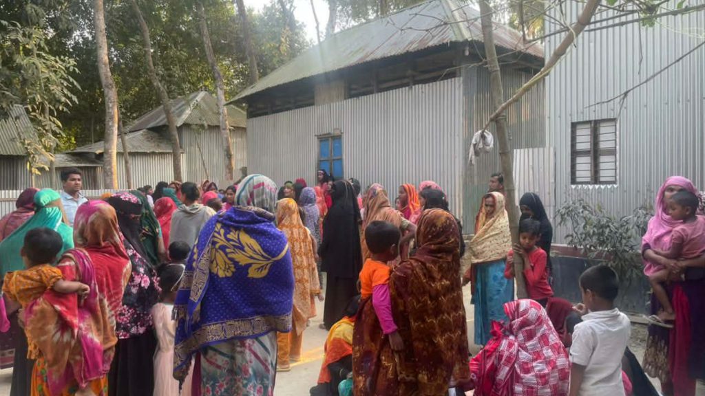 “শরমের চেয়ে মরণ ভালো’—ক্ষতিপূরণের চাপে প্রাণ দিলেন সালথার নৈশপ্রহরীর ওয়াহিদুল”