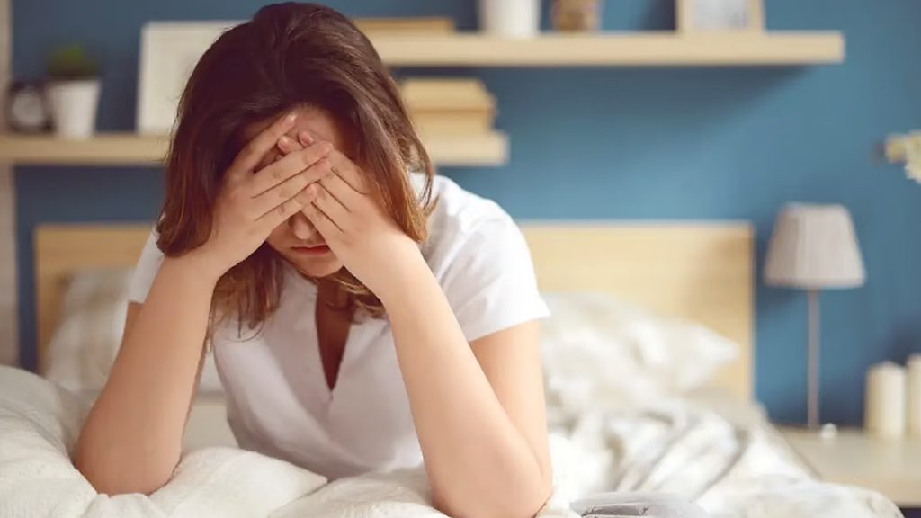 ঘুম থেকে উঠলেই মাথা ভার লাগে, এটা কীসের ইঙ্গিত?