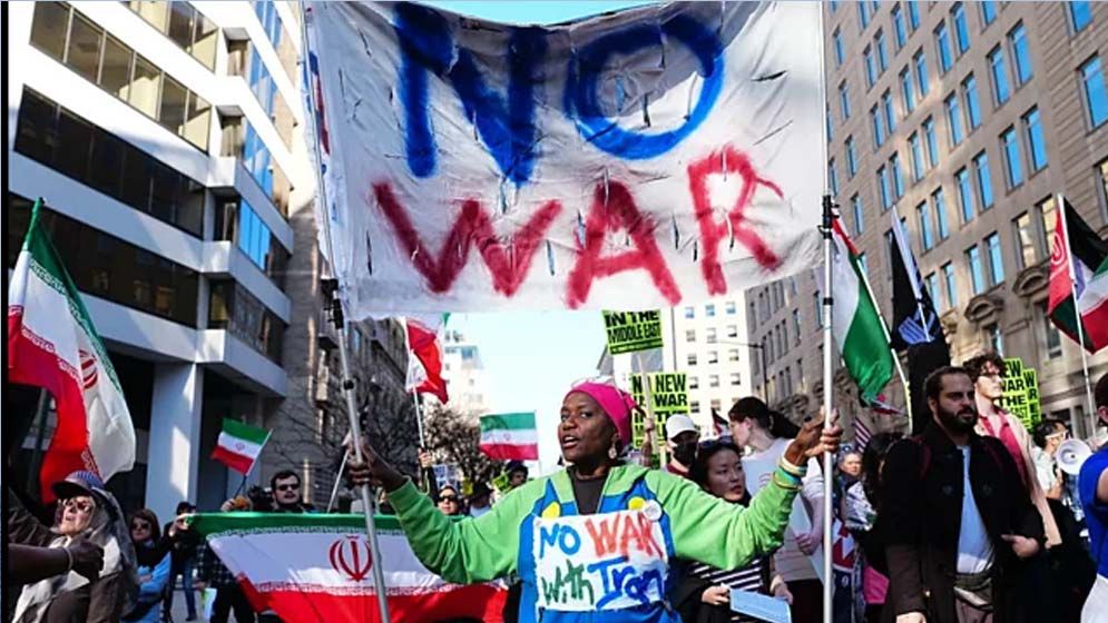 ইরানে হামলার প্রতিবাদে যুক্তরাষ্ট্রজুড়ে বিক্ষোভ