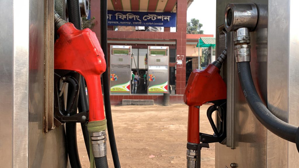 সারা দেশের পেট্রোল পাম্প যেকোনো সময় বন্ধ হয়ে যেতে পারে!
