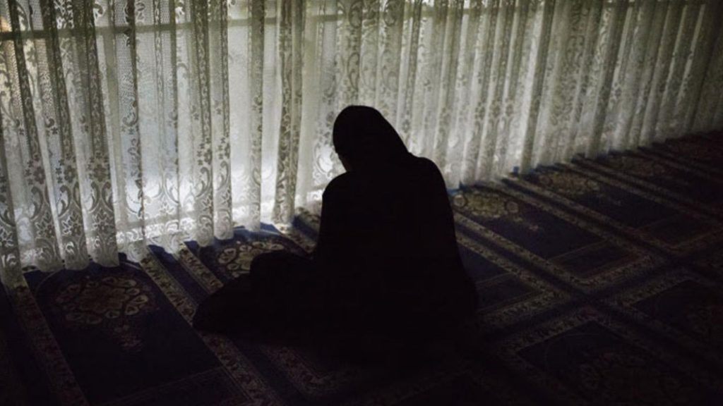 ইতিকাফের সময় নারীদের ঘরের কাজ করা কি জায়েজ? যা বলছে ইসলামের বিধান