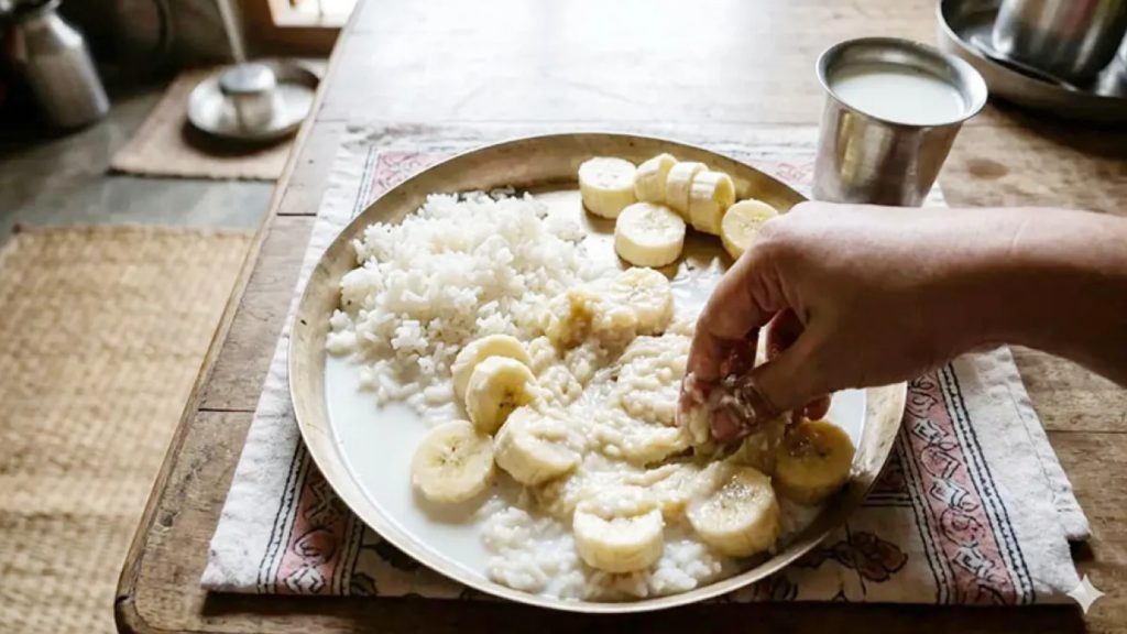 সেহরিতে দুধ-কলা: শক্তি নাকি ক্ষতি—জানুন সত্যটা