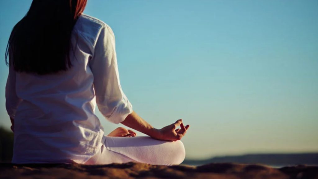 সারাক্ষণ দুশ্চিন্তায় ভোগেন? মন ভালো রাখবেন যেসব কৌশলে