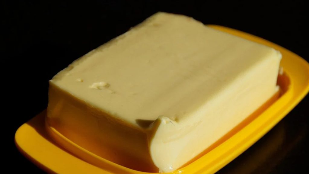 মাখন নাকি ঘি, কোনটি বেশি উপকারী?
