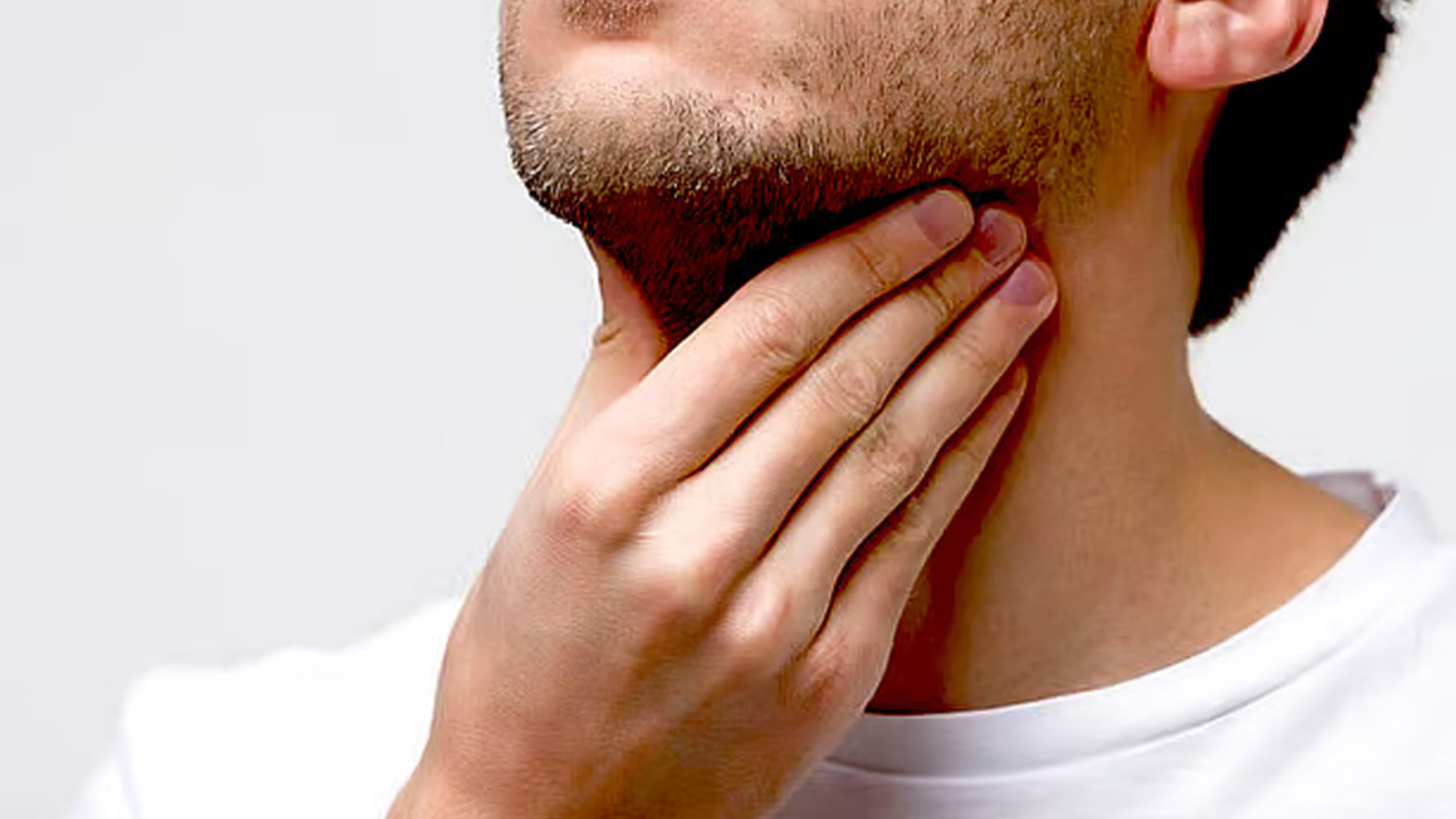 মাংস খেতে গিয়ে গলায় হাড় বিঁধলে কী করবেন?