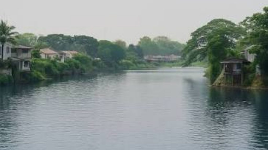 ফরিদপুরের ভুবনেশ্বর নদে ভেসে উঠল অজ্ঞাত কিশোরীর মরদেহ
