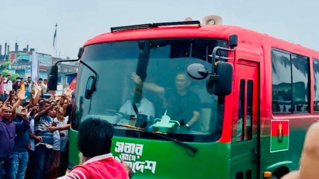 ভাঙ্গায় প্রধানমন্ত্রী তারেক রহমানকে উষ্ণ অভ্যর্থনা, বিশ্ববিদ্যালয় ও ৬ লেন সড়কের জোরালো দাবি