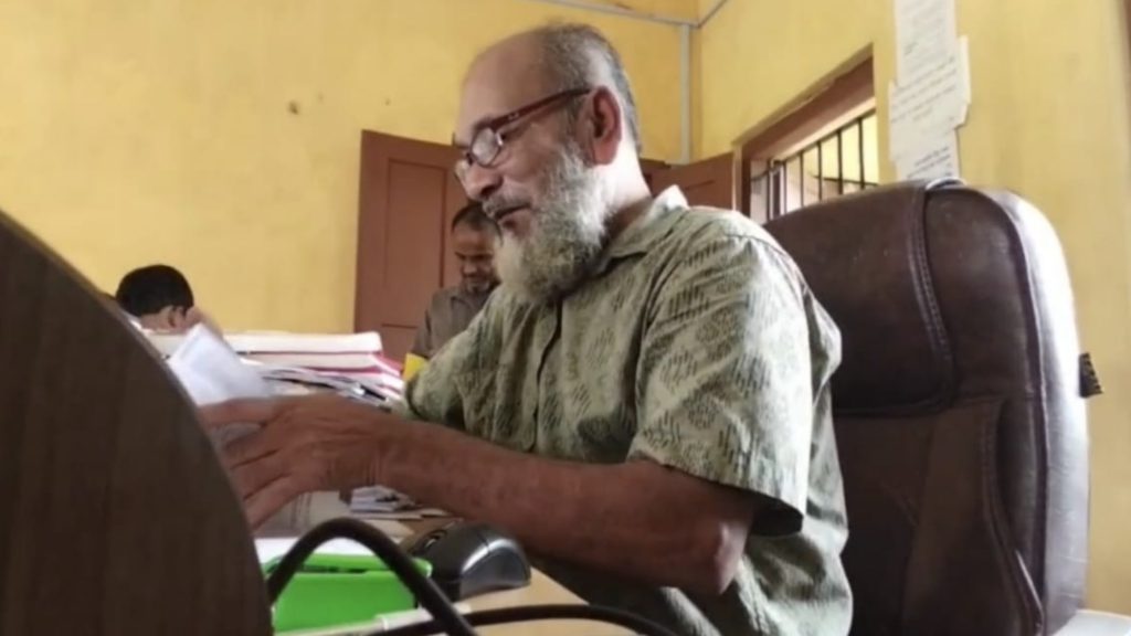 ঘুষের ভিডিও ভাইরাল: বদলি হলেন নগরকান্দার সেই ভূমি কর্মকর্তা, বিভাগীয় ব্যবস্থা শুরু