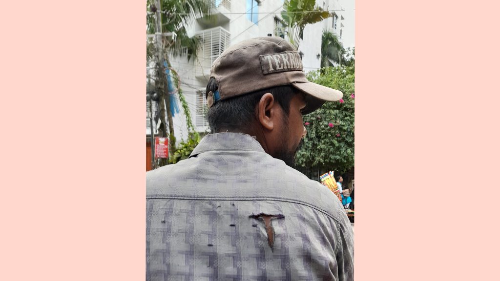 ‘১৭ বছরের রাজমিস্ত্রী পেশা ছেড়ে রিকশায় শাহজাহান’