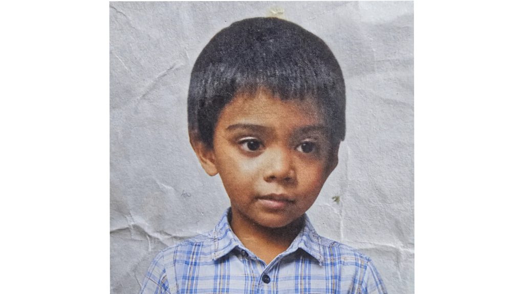 ফরিদপুরে রেলস্টেশনে হারিয়ে যাওয়া শিশুর অপেক্ষায় দিন গুনছে মা