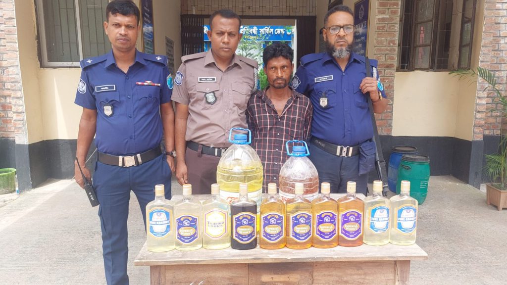 সালথায় ২০ লিটার দেশীয় মদসহ যুবক গ্রেপ্তার