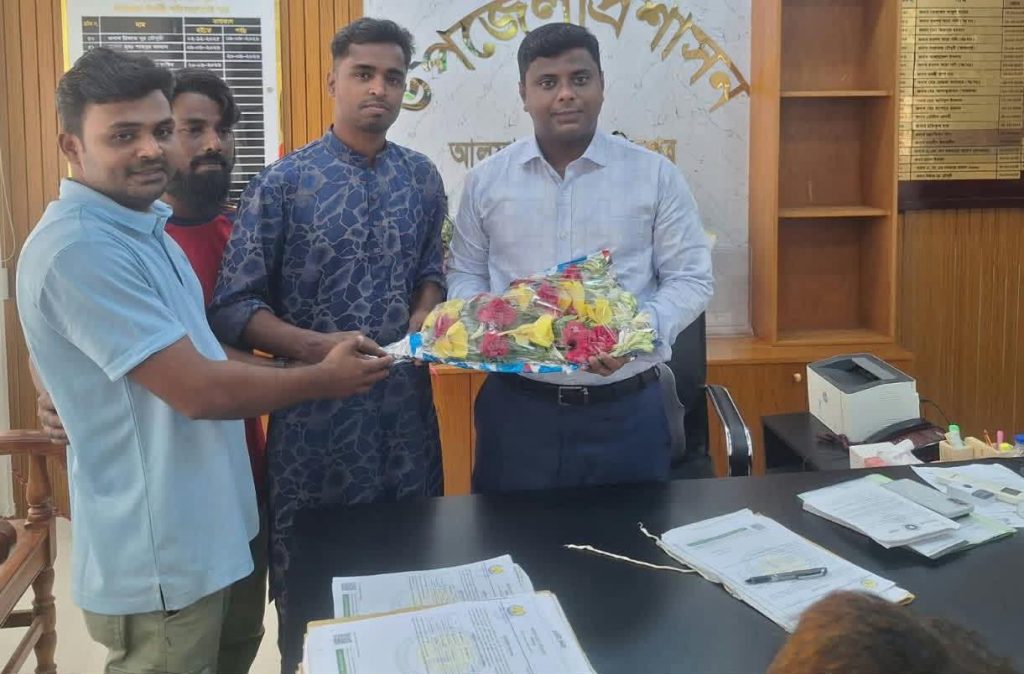 আলফাডাঙ্গার ইউএনওর সঙ্গে গণঅধিকার পরিষদ নেতাদের সৌজন্য সাক্ষাৎ