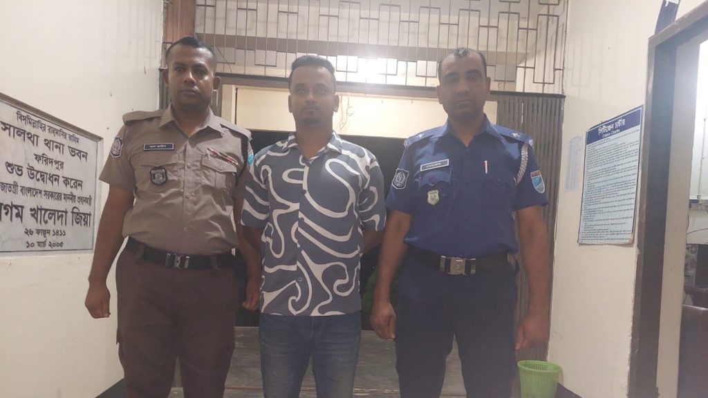 সালথায় ছাত্রলীগ নেতা শাকিল গ্রেপ্তার